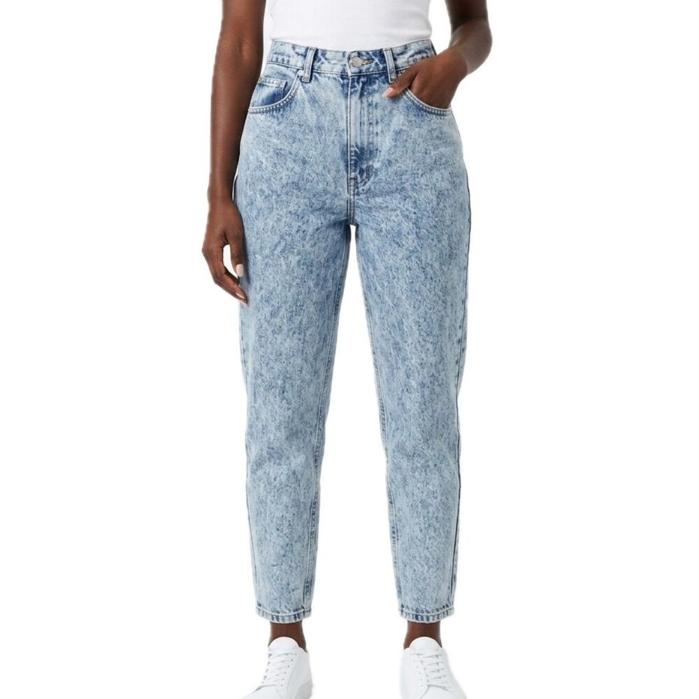 Vintage 90s Acid Wash Blue Light Tapered Leg High Waist Mom Jeans size 3 Reserve